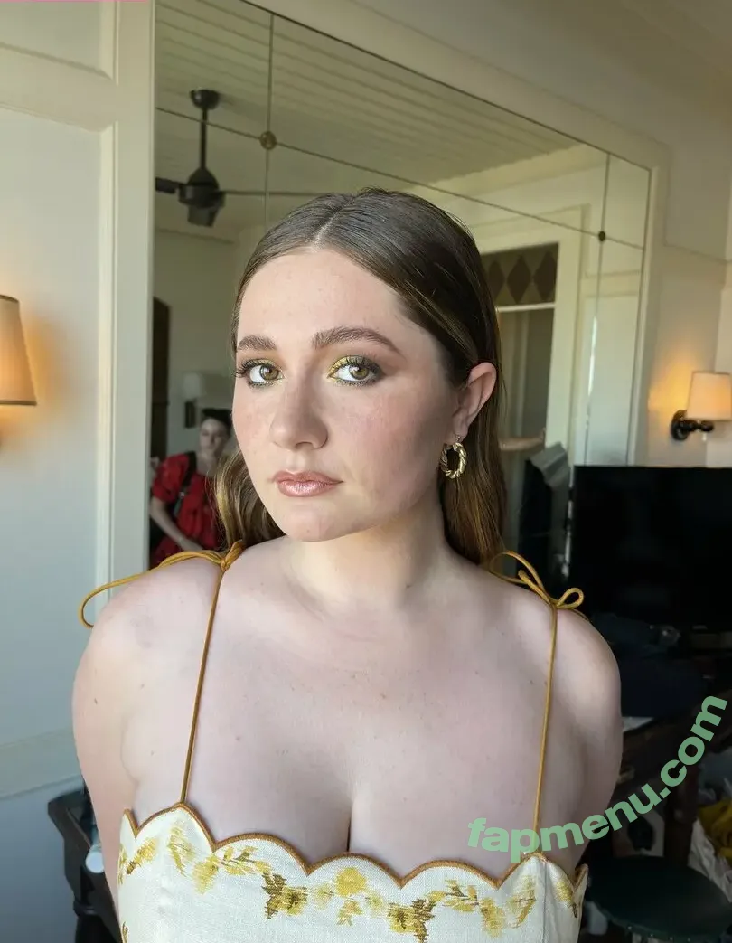 Emma Kenney nude photo #0617 (EmmaRoseKenney / emmakenney)