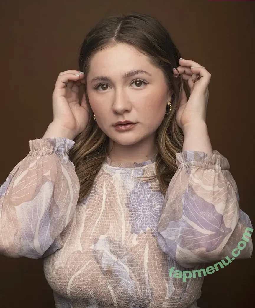 Emma Kenney nude photo #0627 (EmmaRoseKenney / emmakenney)