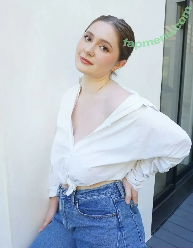 Emma Kenney nude photo #0644 (EmmaRoseKenney / emmakenney)