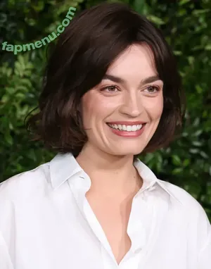 Emma Mackey / Sex Education Flaunt magazine shoot / emmatmackey nude photo #0234