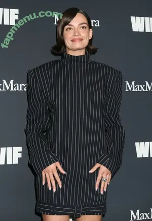 Emma Mackey / Sex Education Flaunt magazine shoot / emmatmackey nude photo #0248