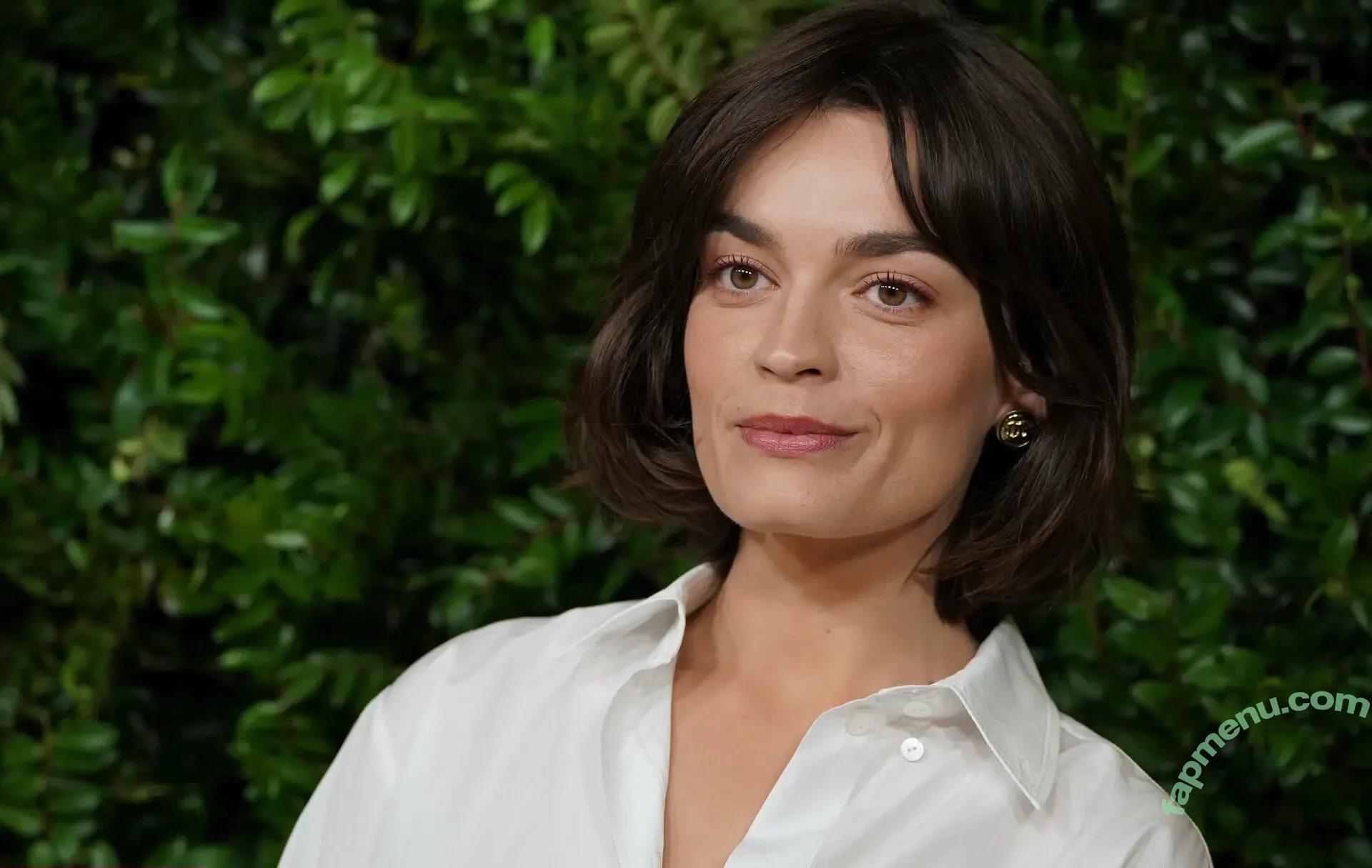 Emma Mackey nude photo #0232 (Sex Education Flaunt magazine shoot / emmatmackey)