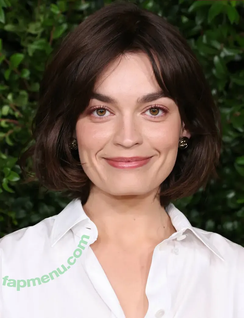 Emma Mackey nude photo #0235 (Sex Education Flaunt magazine shoot / emmatmackey)