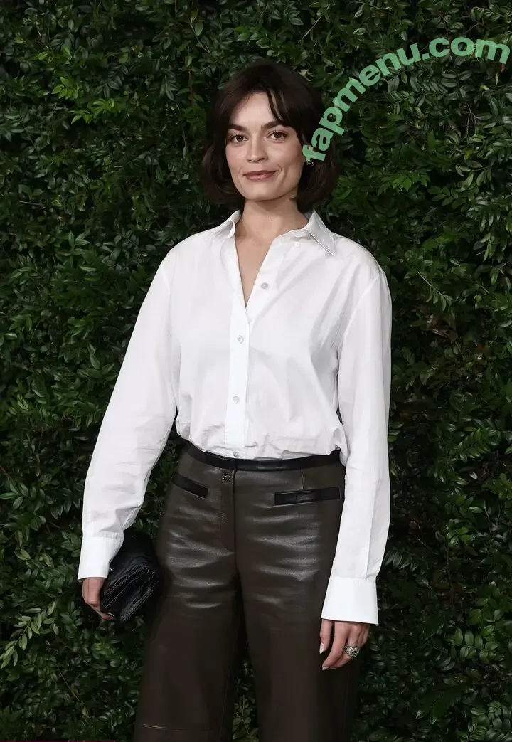 Emma Mackey nude photo #0240 (Sex Education Flaunt magazine shoot / emmatmackey)