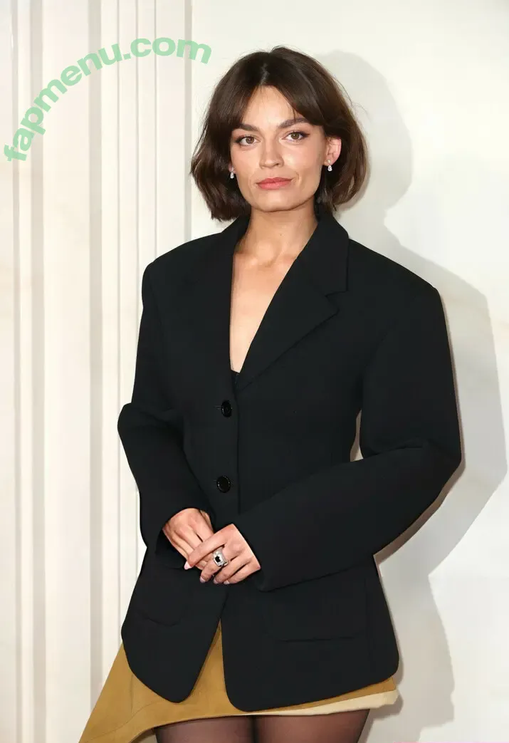 Emma Mackey nude photo #0264 (Sex Education Flaunt magazine shoot / emmatmackey)