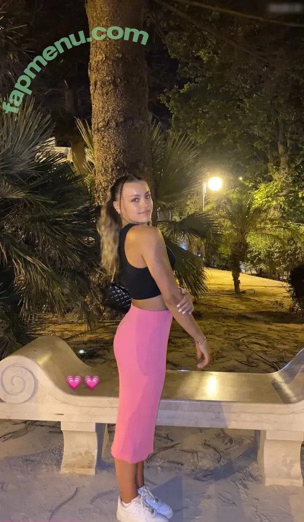 Emma Malewski nude photo #0004 (emma_malewski)