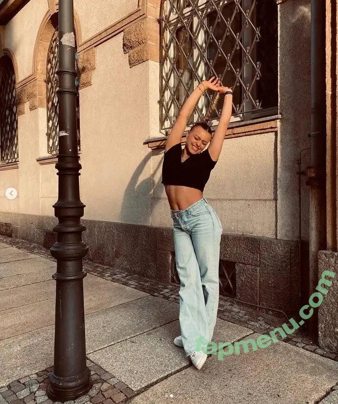 Emma Malewski nude photo #0007 (emma_malewski)