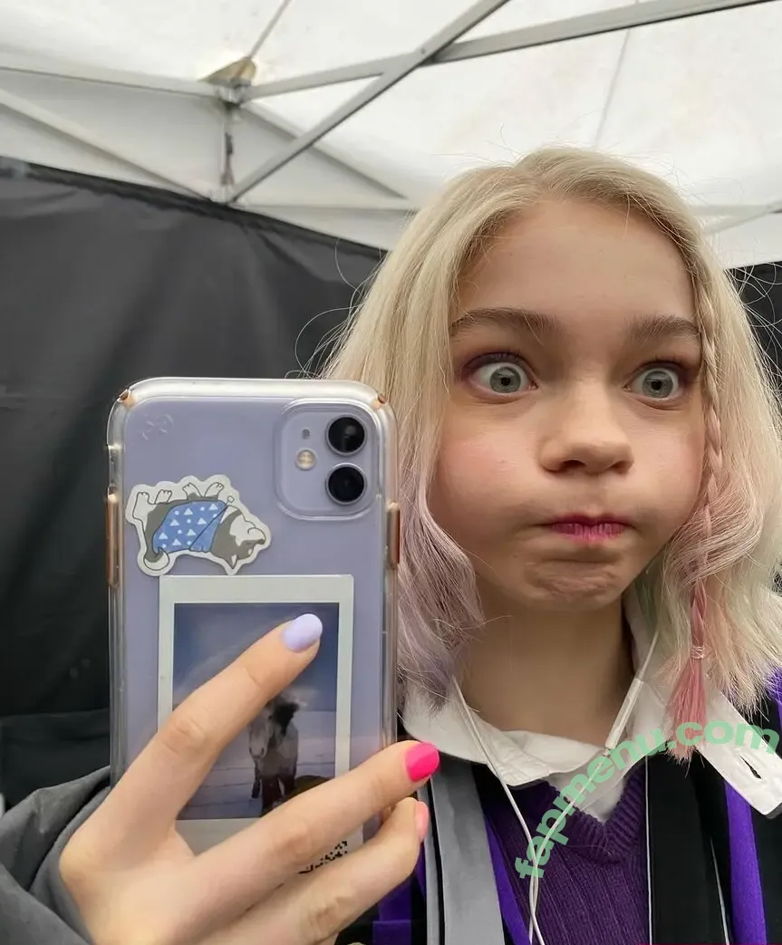 Emma Myers nude photo #1071 (ememyers / emma_myers)