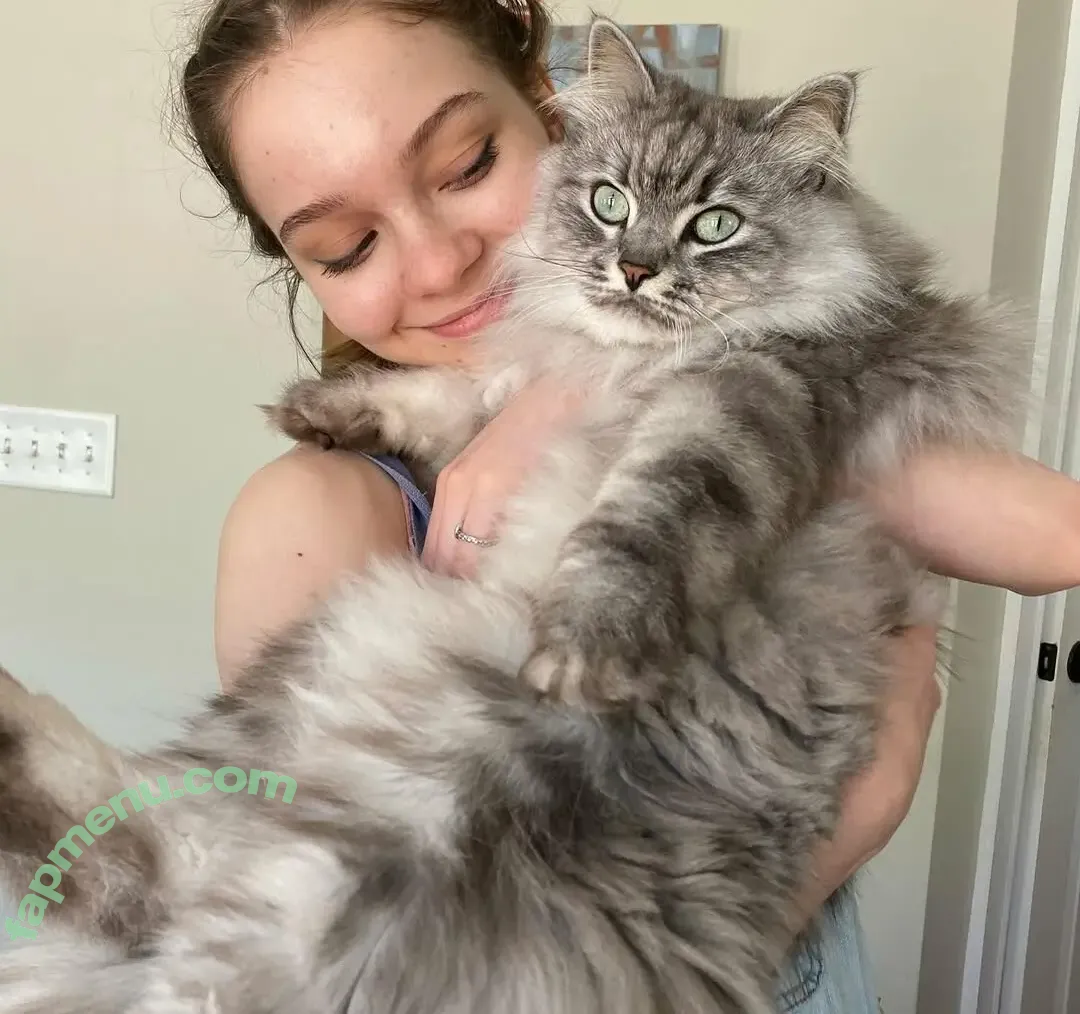 Emma Myers nude photo #1073 (ememyers / emma_myers)