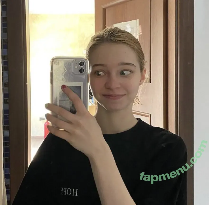 Emma Myers nude photo #1084 (ememyers / emma_myers)