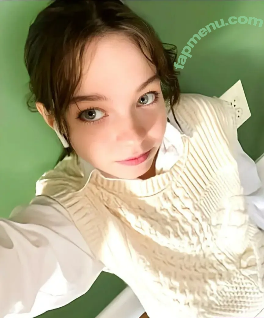 Emma Myers nude photo #1086 (ememyers / emma_myers)