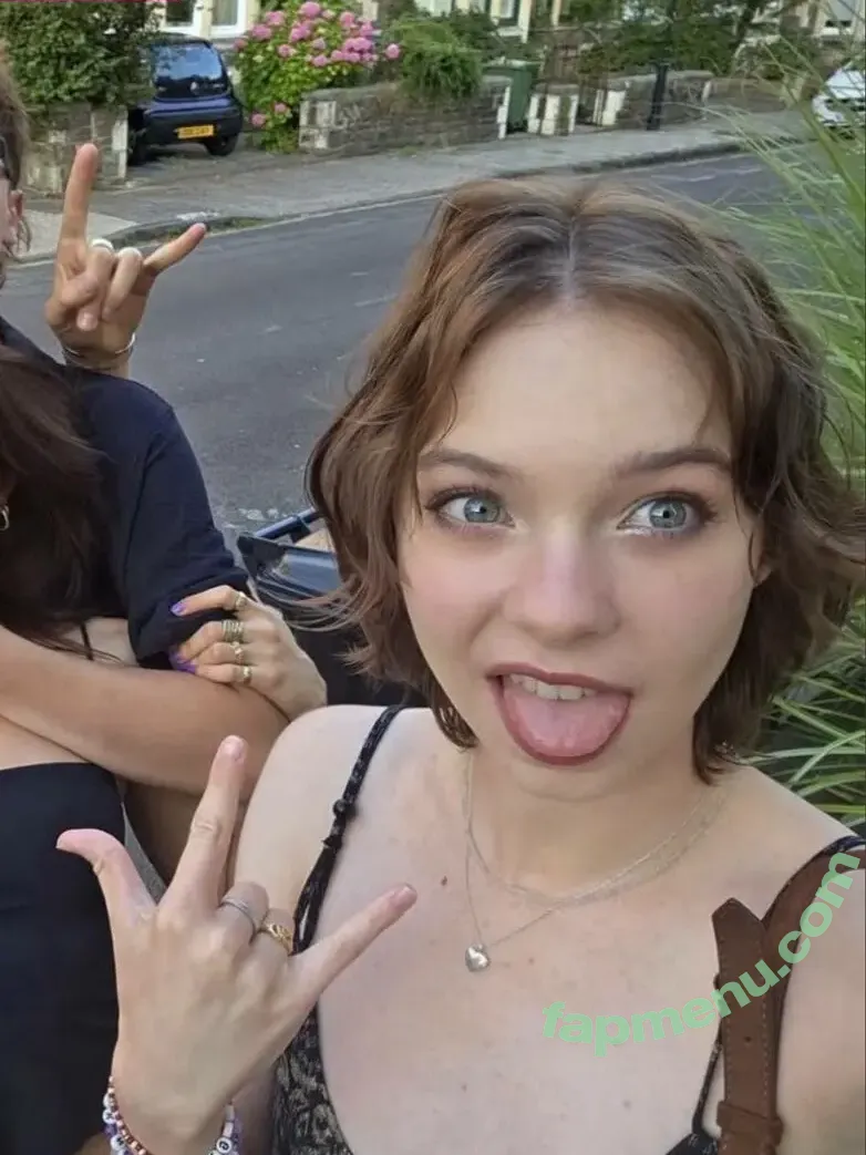 Emma Myers nude photo #1091 (ememyers / emma_myers)