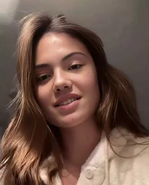 Emma Raducanu / EmmaRaducanu nude photo #0083