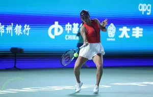 Emma Raducanu / EmmaRaducanu nude photo #0778