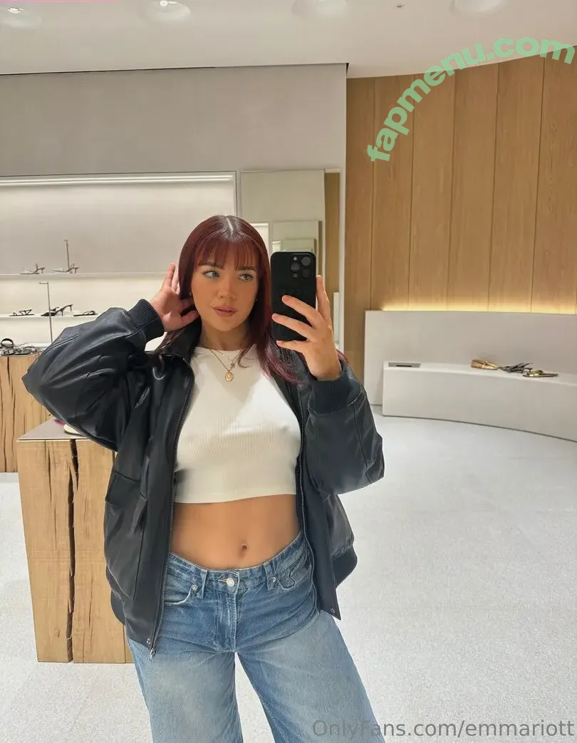 Emma Riott nude photo #0063 (Emma Riott)