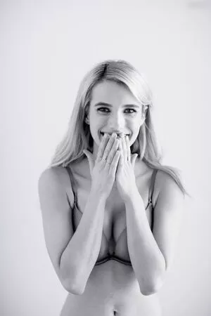 Emma Roberts / emmalee1996 / emmaroberts nude photo #1462