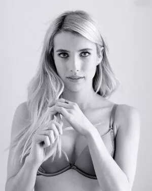 Emma Roberts / emmalee1996 / emmaroberts nude photo #1465