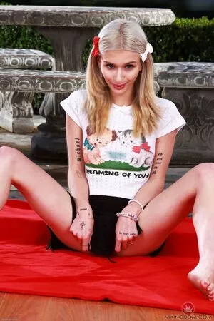 Emma Rosie / emmaandrosie / emmarosie / emmarosiexxx / emrosie_ / lilemmarosie nude photo #1037