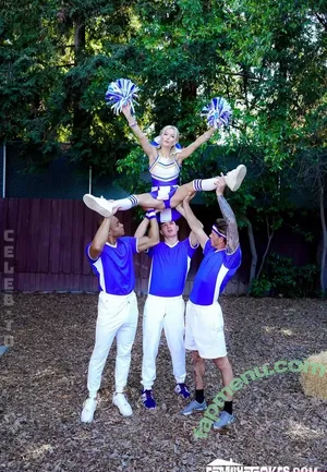 Emma Rosie / emmaandrosie / emmarosie / emmarosiexxx / emrosie_ / lilemmarosie nude photo #2320