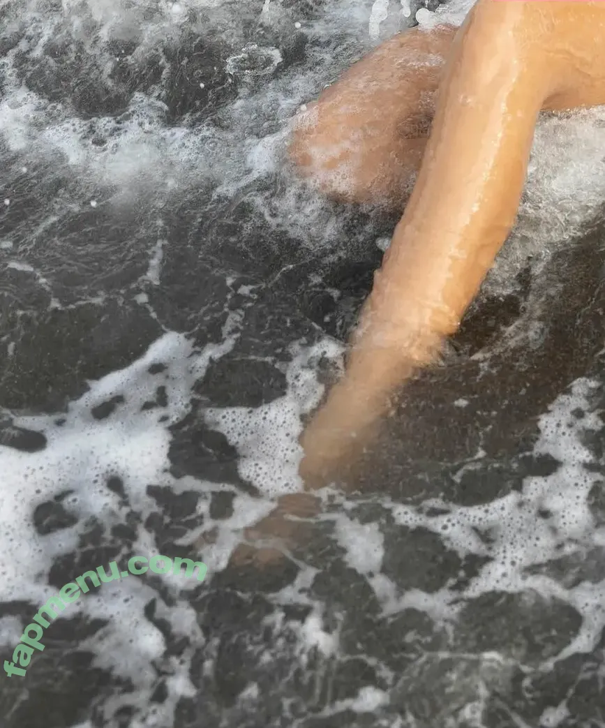 Emma Smetana nude photo #0009 (Smetanová / emmasmetana_music)