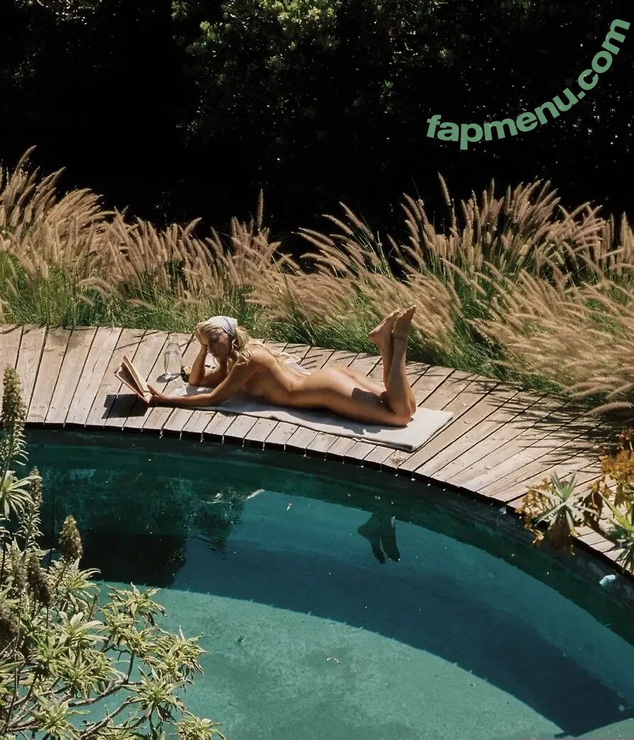 Emma Vanderhoof nude photo #0013 (emmavanderhoof)