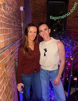 Emma Vigeland / emmavigeland nude photo #0024