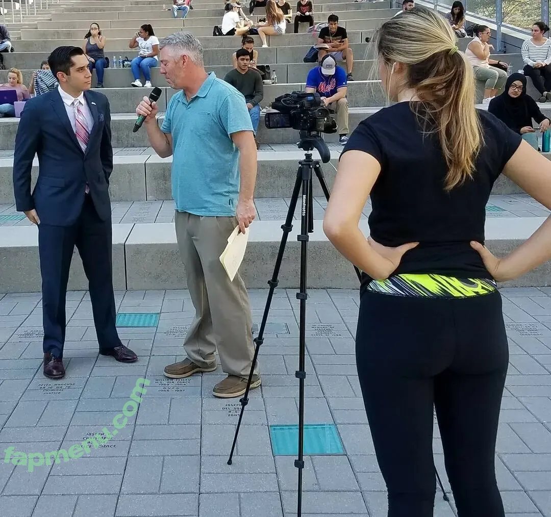 Emma Vigeland nude photo #0010 (emmavigeland)