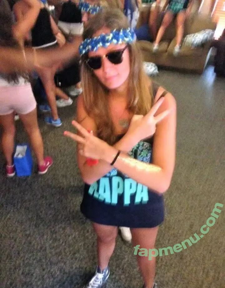 Emma Vigeland nude photo #0014 (emmavigeland)