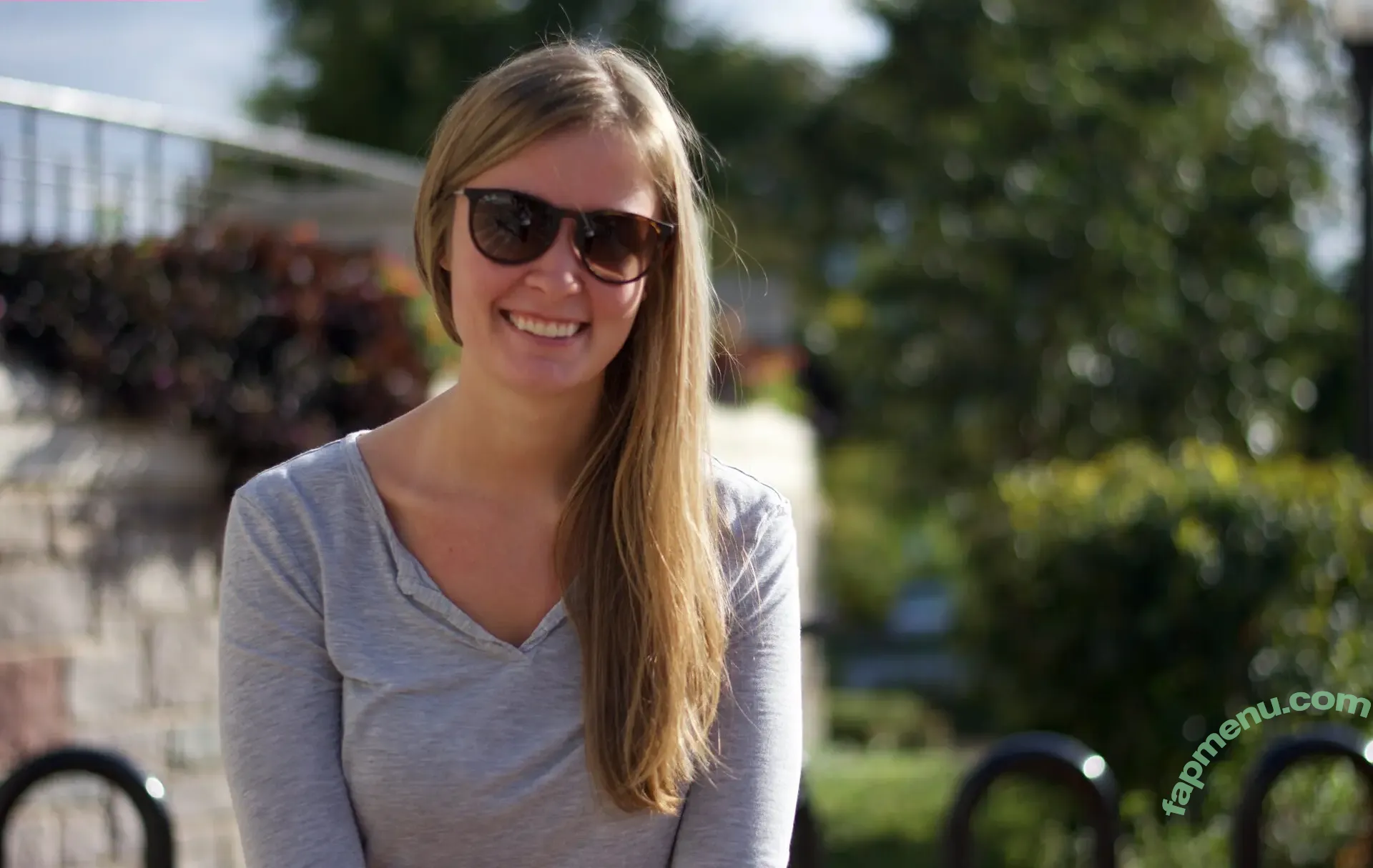 Emma Vigeland nude photo #0018 (emmavigeland)