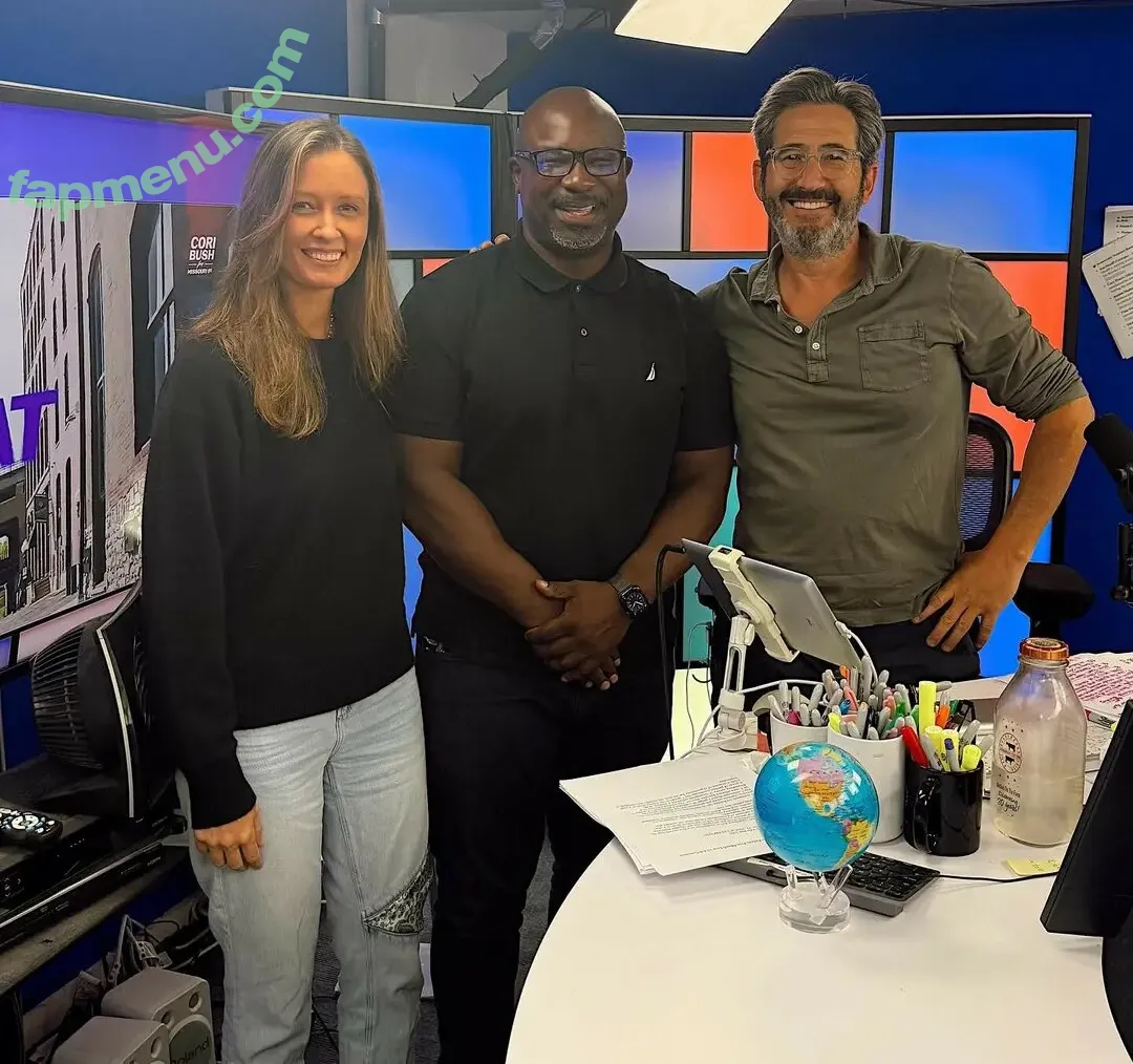 Emma Vigeland nude photo #0019 (emmavigeland)