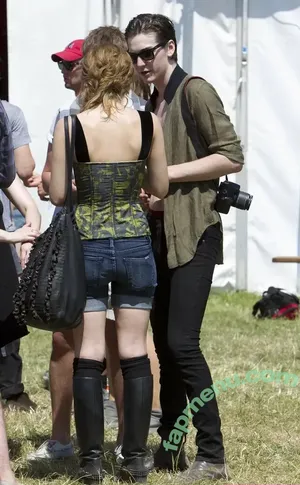 Emma Watson / elizarosewatson / emmawatson nude photo #0055