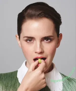 Emma Watson / elizarosewatson / emmawatson nude photo #0413