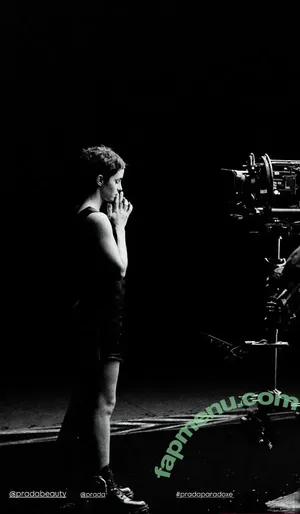 Emma Watson / emmawatson nude photo #0533