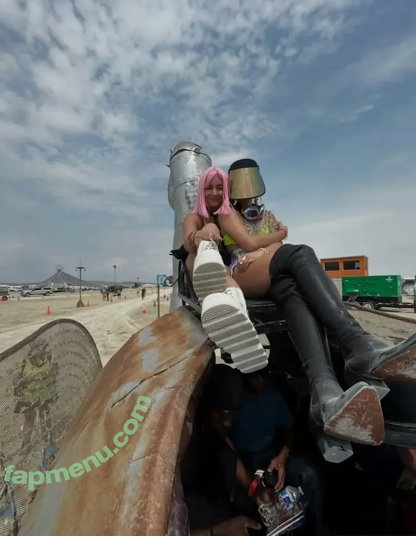 Emma Watson nude photo #0301 (elizarosewatson / emmawatson)