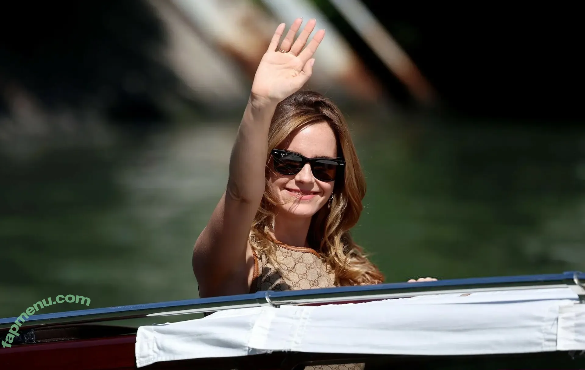 Emma Watson nude photo #0364 (elizarosewatson / emmawatson)