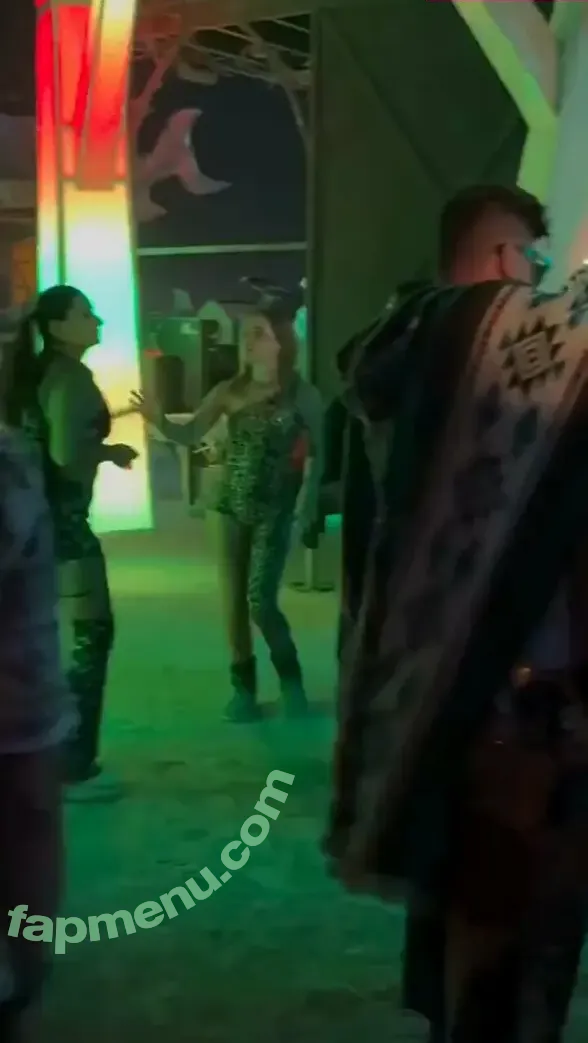 Emma Watson nude photo #0371 (elizarosewatson / emmawatson)