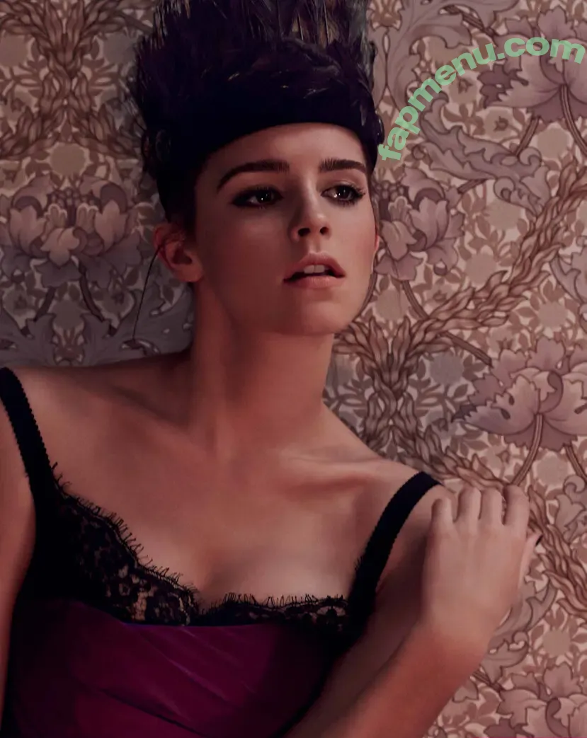 Emma Watson nude photo #0430 (elizarosewatson / emmawatson)