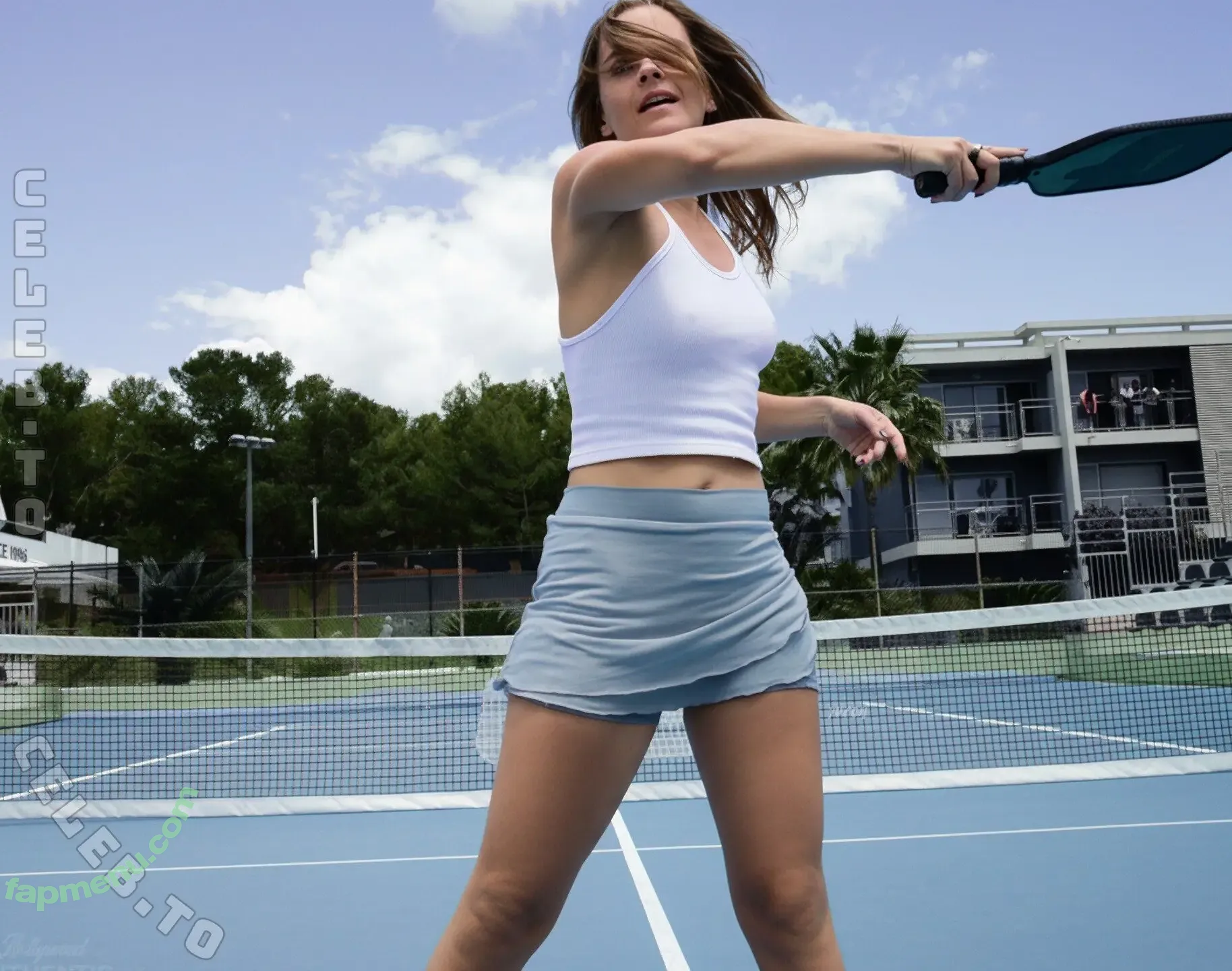 Emma Watson nude photo #0505 (elizarosewatson / emmawatson)