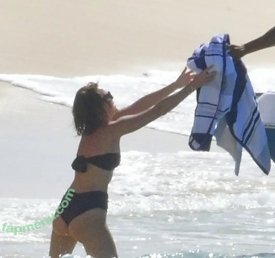 Emma Watson nude photo #0550 (emmawatson)