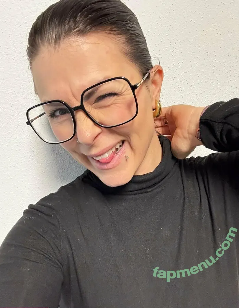 emmafischerr nude photo #0023 (emmafischerr)