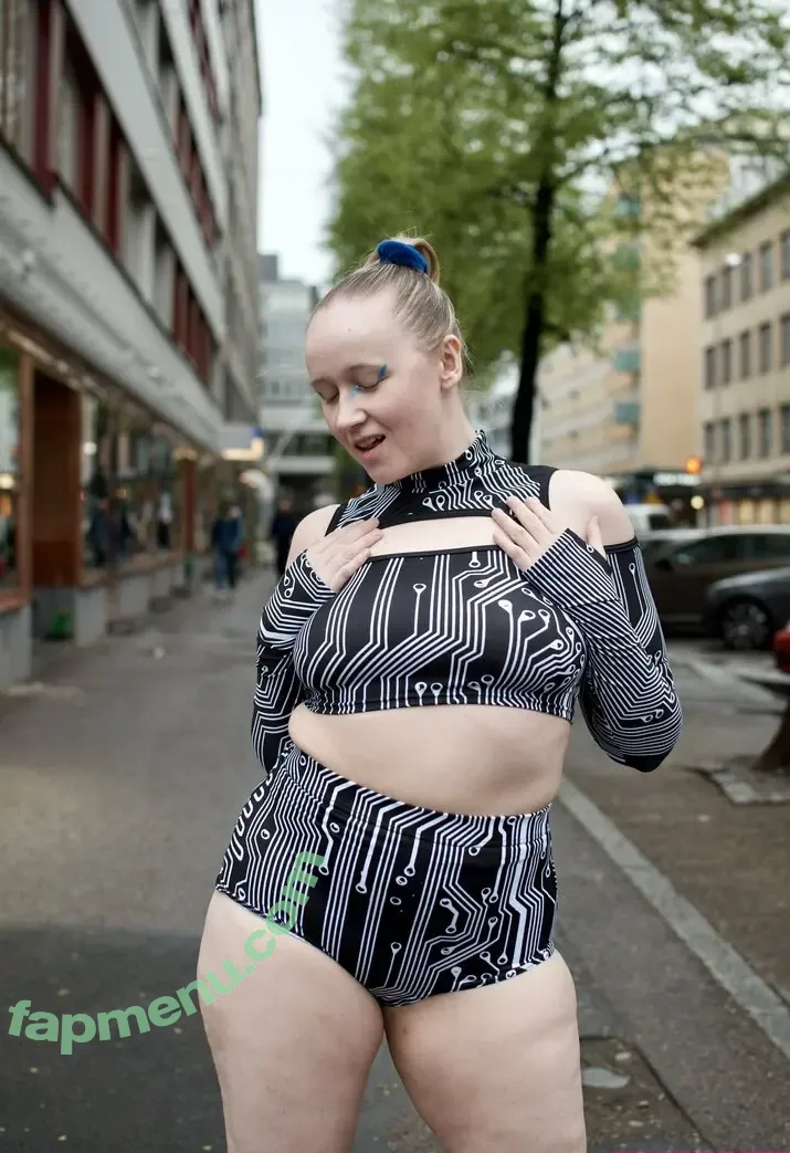 emmakarma nude photo #0021 (emmakarma)
