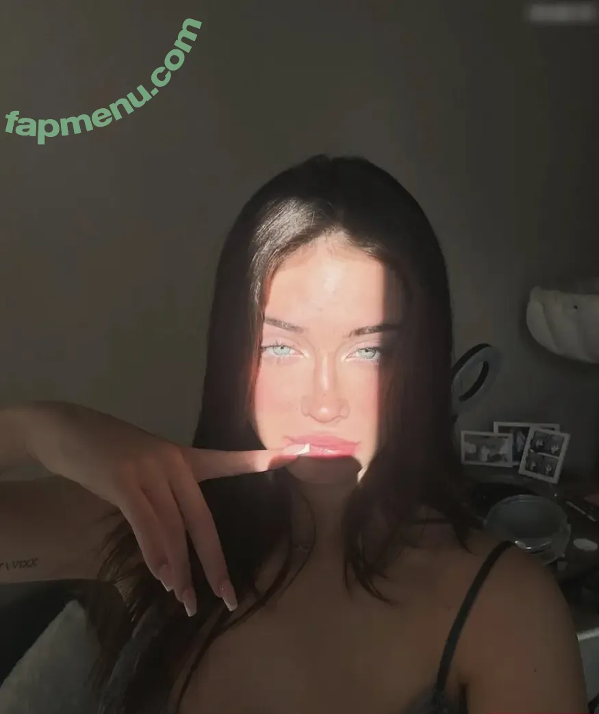 emmaldkkk nude photo #0004 (emmaldkkk)