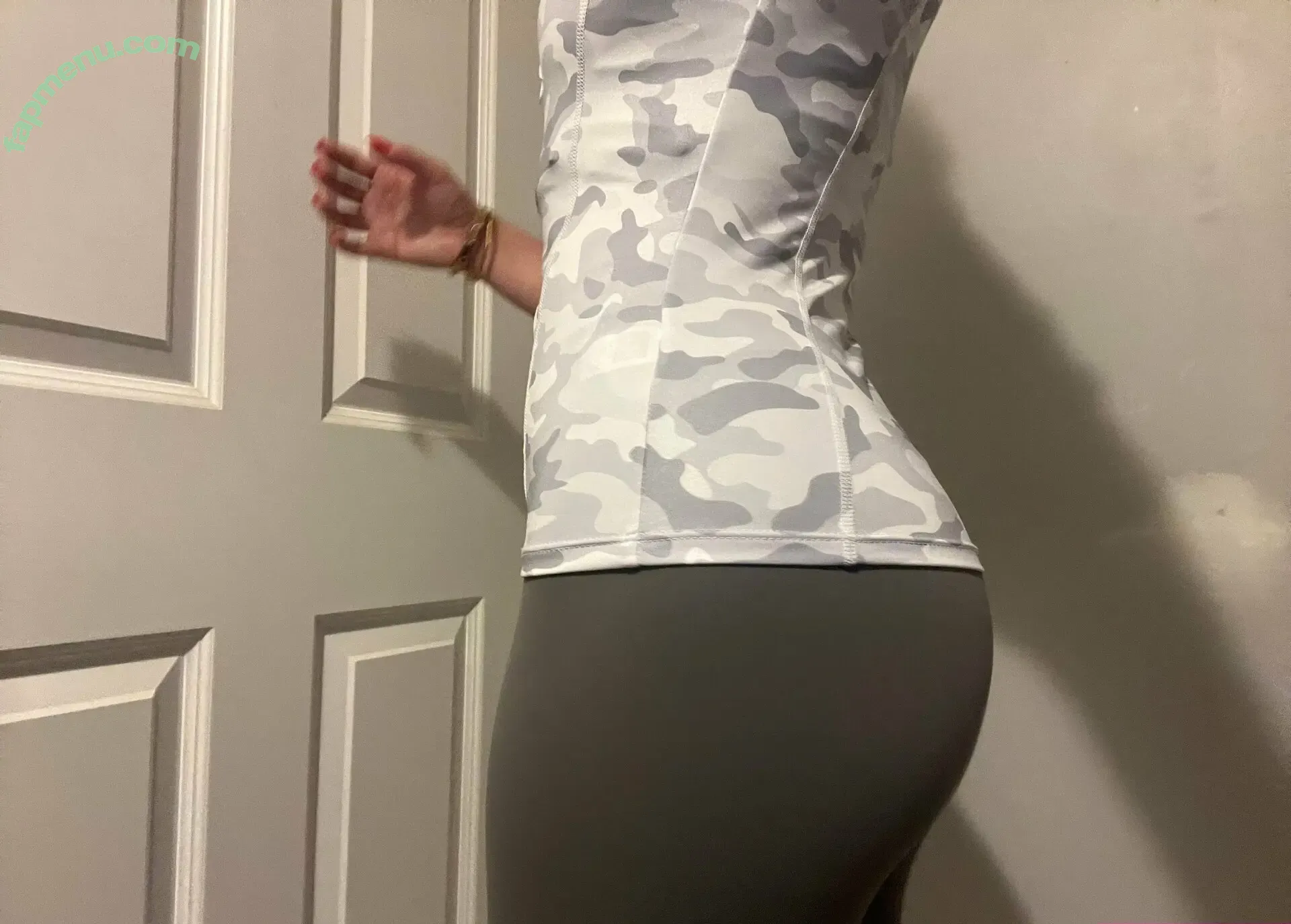 emmalyyn nude photo #0026 (emmalyyn)