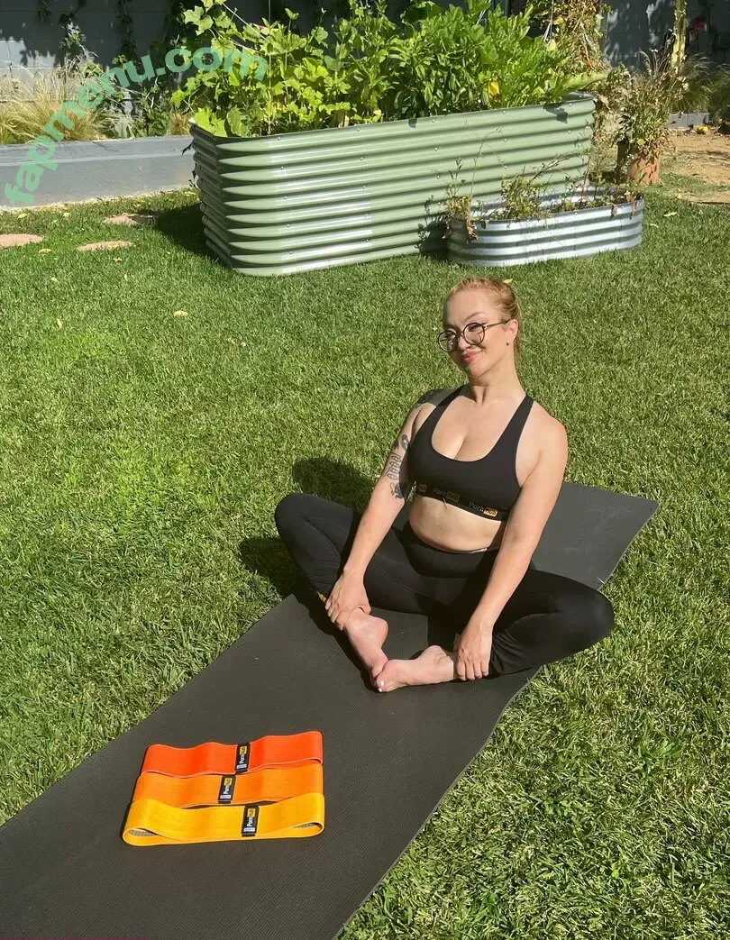 emmamagnolia.tv nude photo #0007 (iwantemmamag)