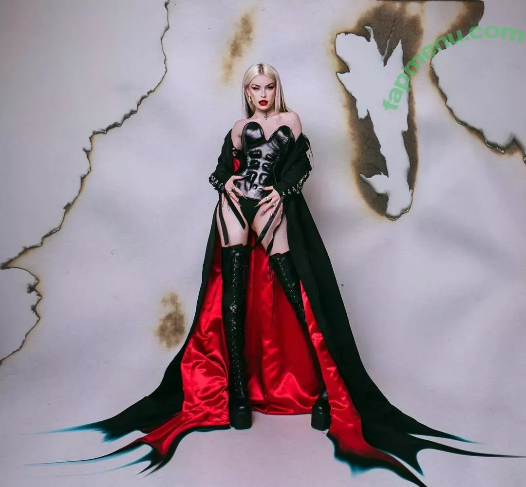 emmanorton nude photo #0010 (emmanorts)