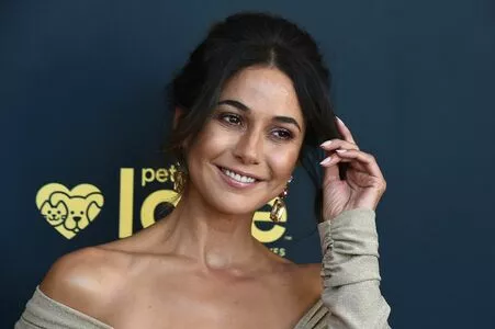 Emmanuelle Chriqui / Emmanuelle / echriqui nude photo #0715