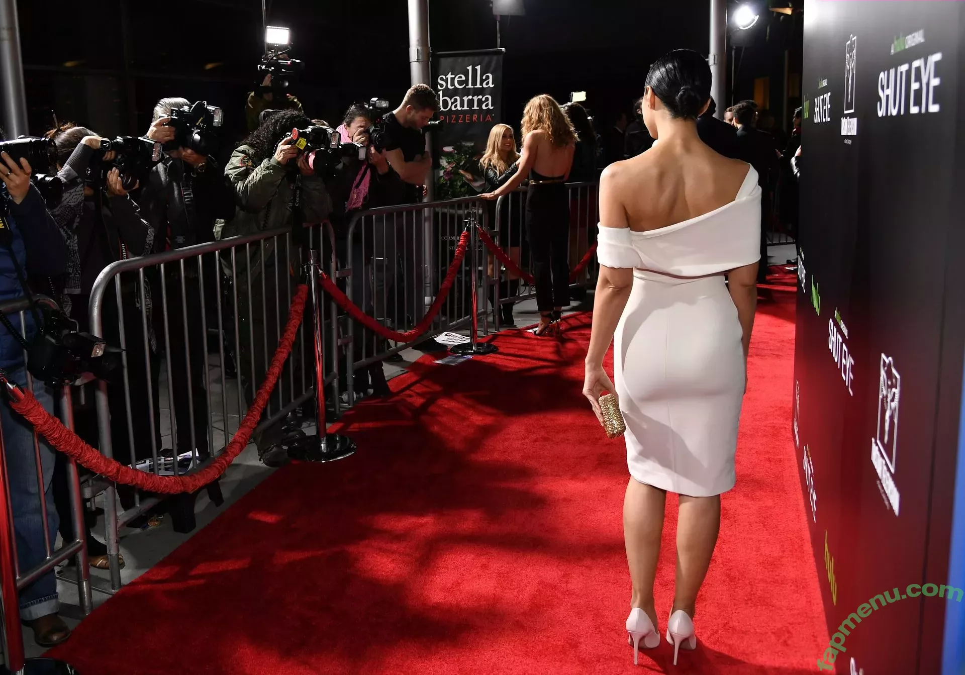 Emmanuelle Chriqui nude photo #0006 (Emmanuelle / echriqui)