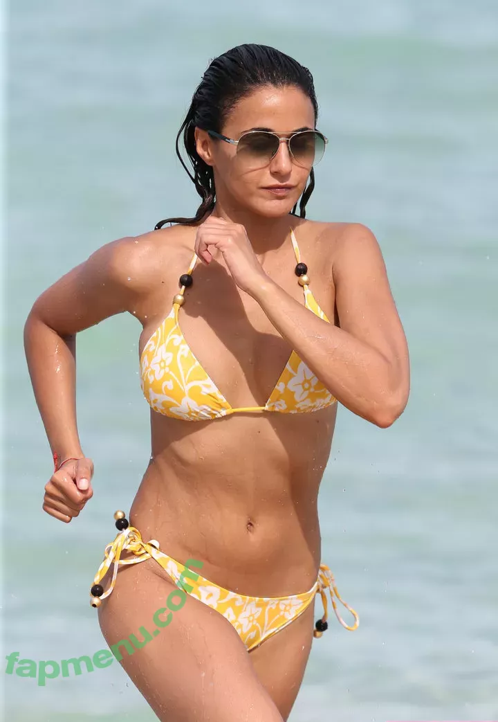 Emmanuelle Chriqui nude photo #0033 (Emmanuelle / echriqui)