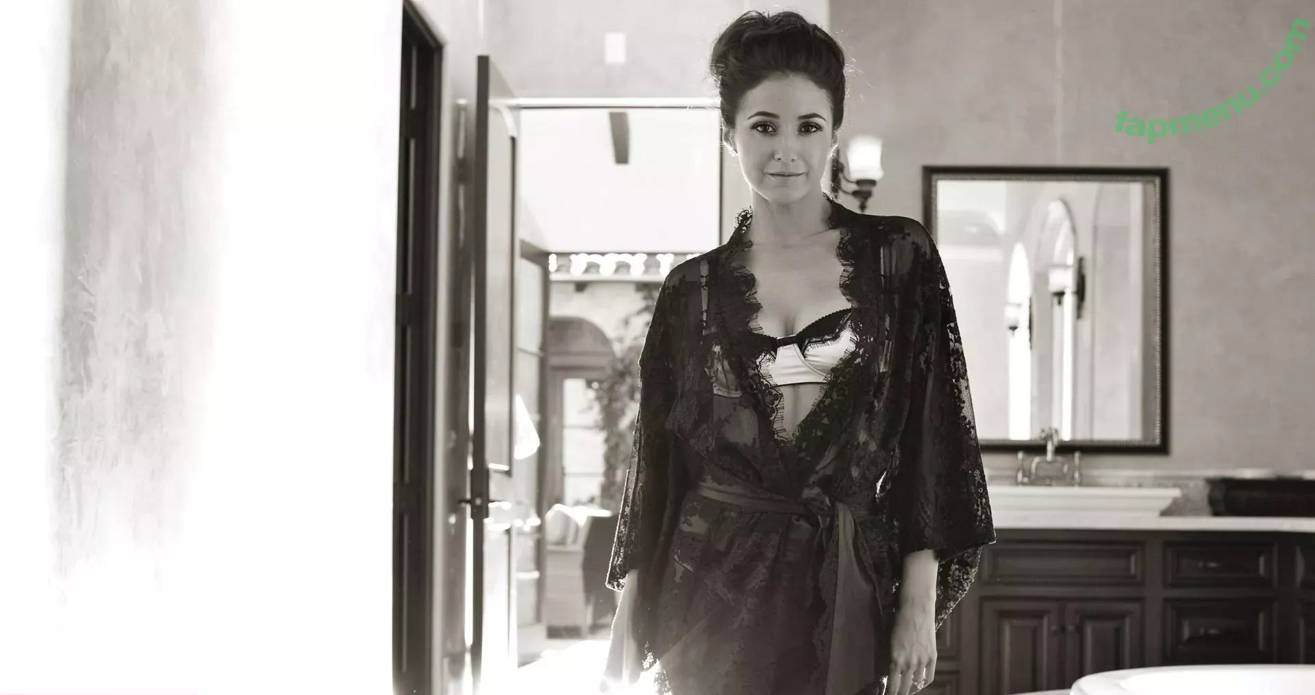 Emmanuelle Chriqui nude photo #0118 (Emmanuelle / echriqui)