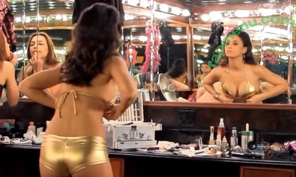 Emmanuelle Chriqui nude photo #0288 (Emmanuelle / echriqui)